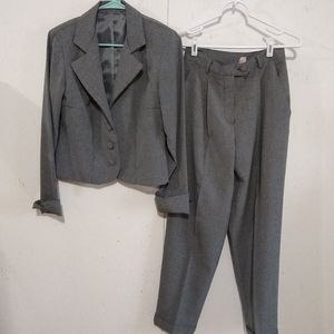 2 piece professional pant suit size 6